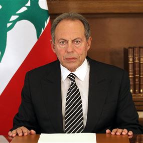 لحود يكشف عما كان مفخرة عهده الرئاسي..
