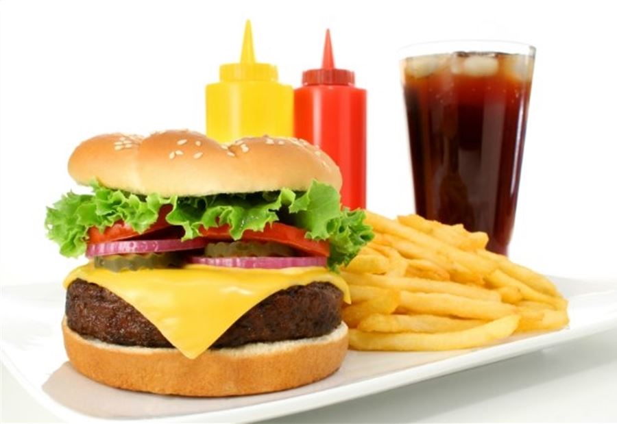 العلم يكشف: هذا ما يفعله السكن بجوار مطاعم الوجبات