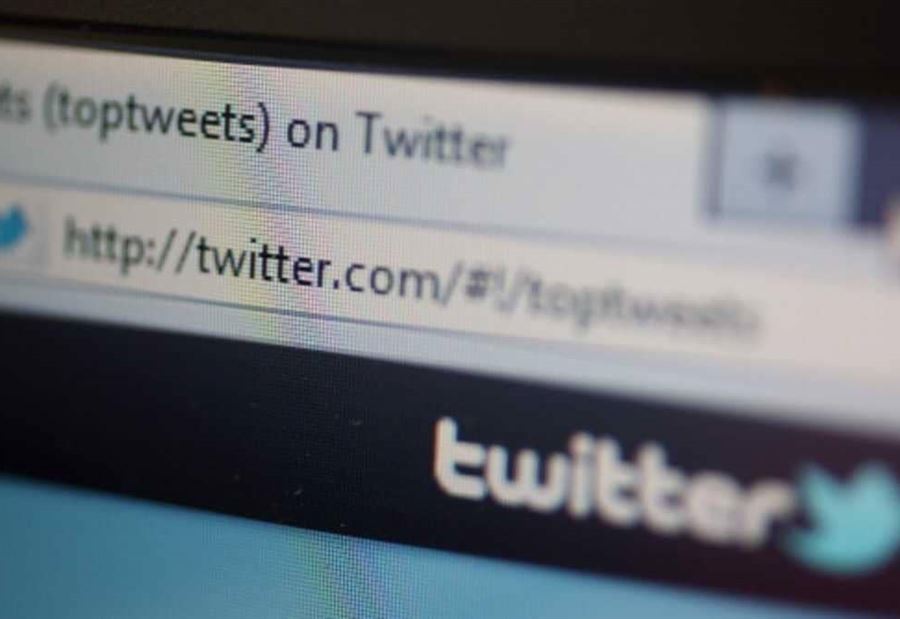 تويتر.. خلل مفاجئ يحول "الخاص" إلى "عام"