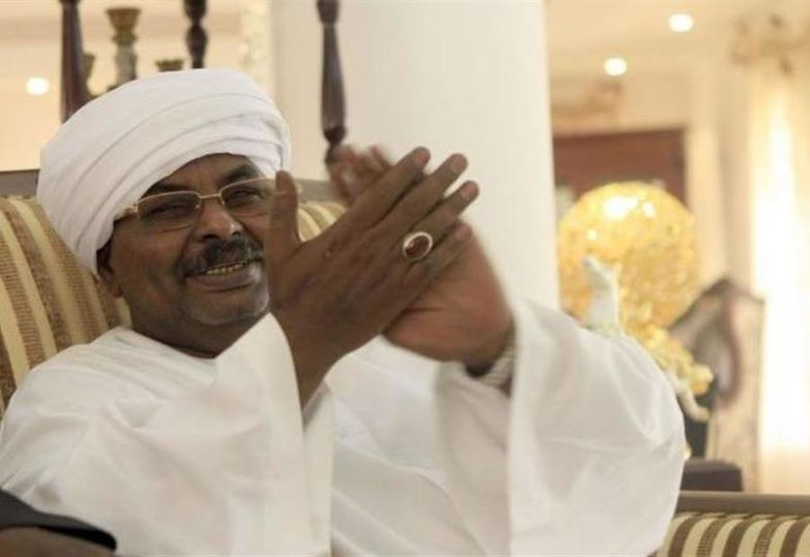 قصة "صندوق" غامض لا يفتح إلا بتوقيع مدير أمن البشير
