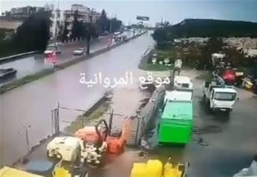 بالفيديو: وفاة شخصين بحادث سير مروع بالفيديو: وفاة شخصين بحادث سير مروع