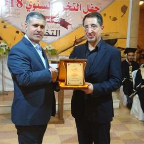 الحاج حسن ينوه بمواقف عون 