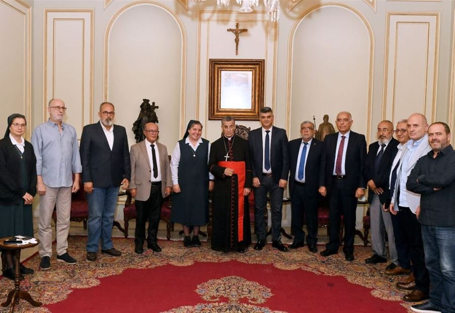 "متمسكون بأرضنا"... وفدٌ من أهالي البلدات الحدودية في بكركي