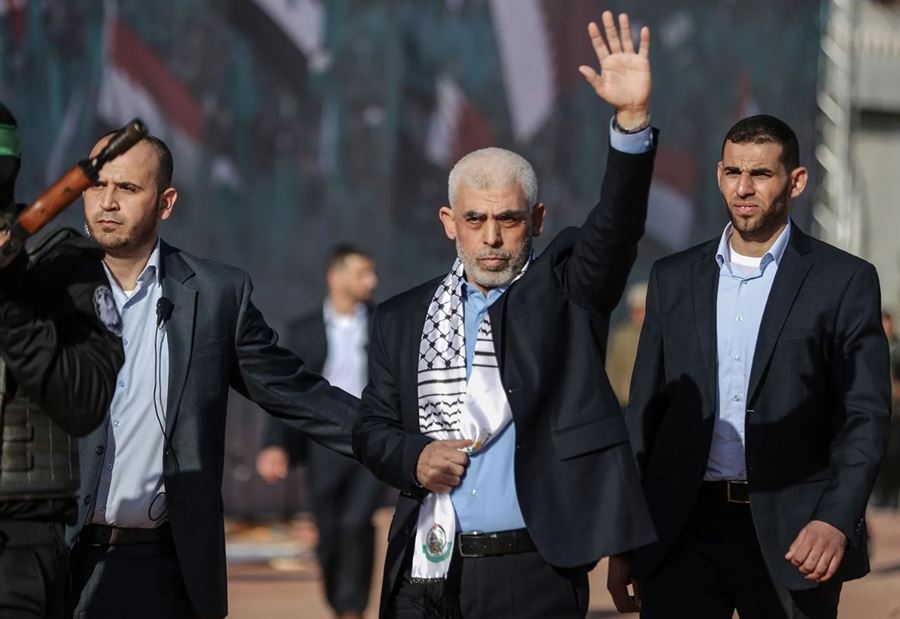 إعلام إسرائيلي يكشف سبب التراجع عن اغتيال السنوار
