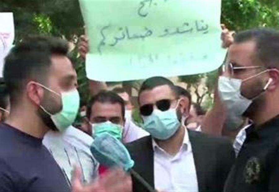 تحرك للناجحين في "الجمارك" أمام منزل وزير المال