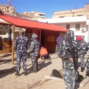 تفكيك 3 اكشاك واقفال موقف على طريق رأس العين تفكيك 3 اكشاك واقفال موقف على طريق رأس العين