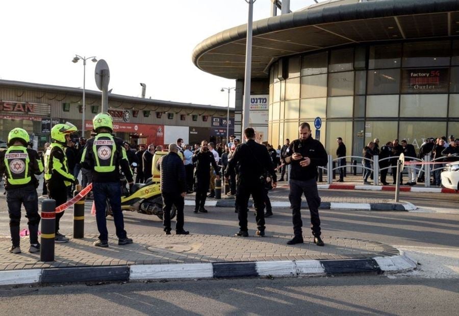 مقتل شاب فلسطيني بعد أن حاول السيطرة على سلاح شرطي إسرائيلي (فيديو)