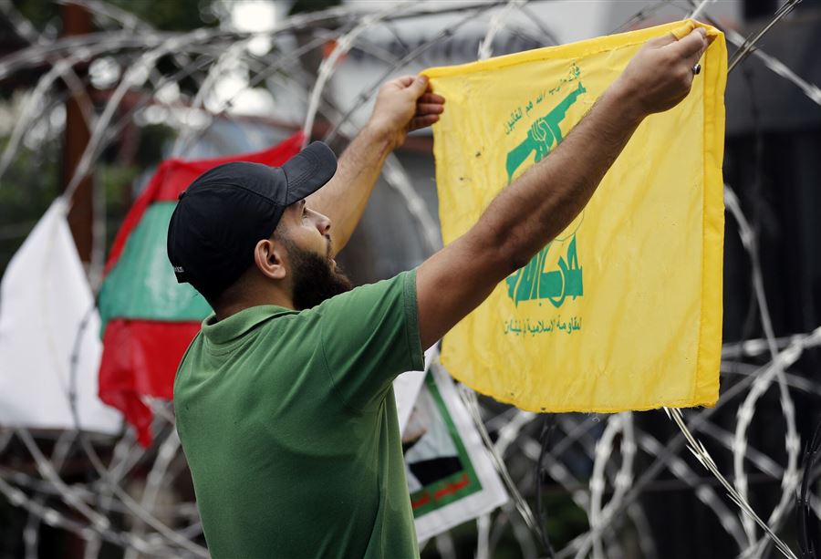 تقسيم لبنان..."تفاصيلٌ مثيرةٌ" يكشفها مُنشق عن حزب الله تقسيم لبنان..."تفاصيلٌ مثيرةٌ" يكشفها مُنشق عن حزب الله