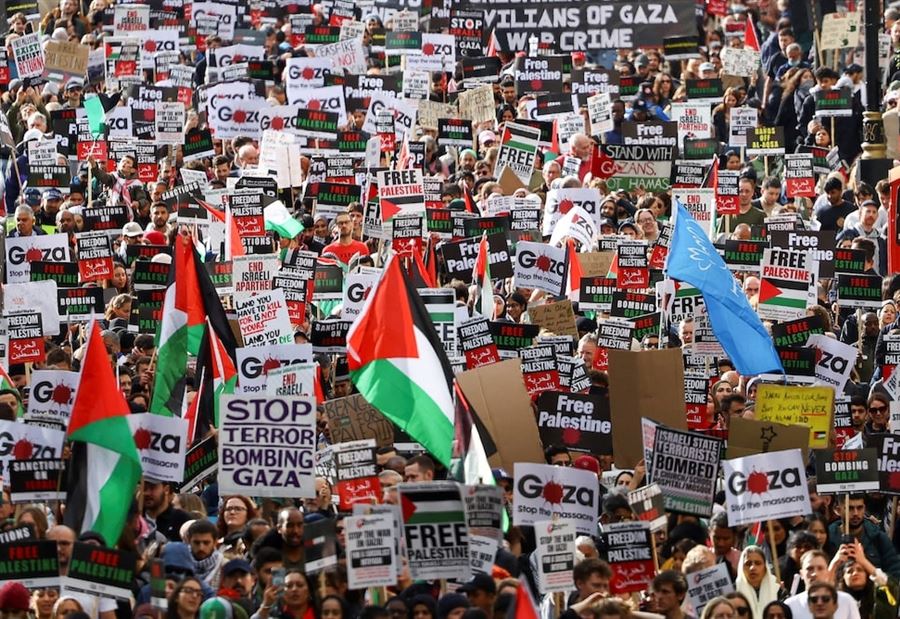 بالفيديو: متظاهرون يعطّلون الطريق لمطارين في أميركا 