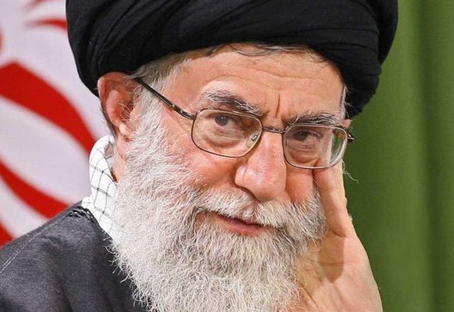 خامنئي يصف صدام حسين وترمب بالجنون