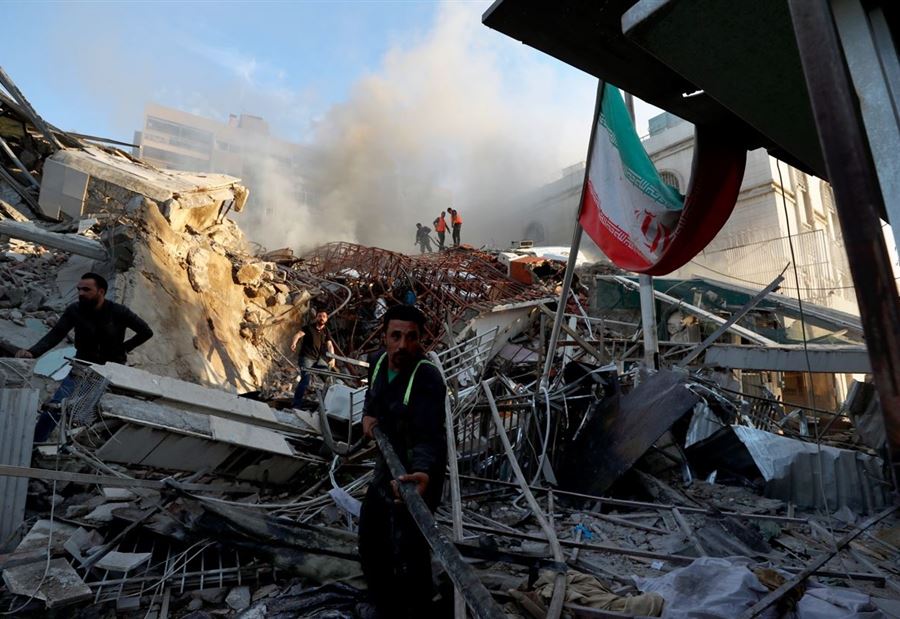 بعد قصف قنصلية طهران... "حرب الظل" بين إسرائيل وإيران تنتقل لِمرحلة جديدة! بعد قصف قنصلية طهران... "حرب الظل" بين إسرائيل وإيران تنتقل لِمرحلة جديدة!