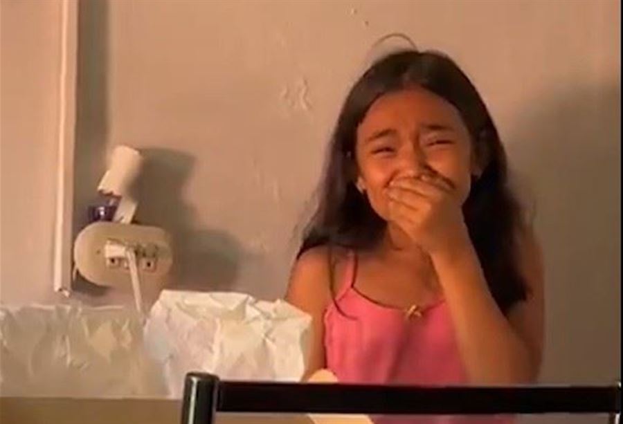 بسبب ميسي... فتاة تنفجر بالبكاء في السلفادور! (فيديو) بسبب ميسي... فتاة تنفجر بالبكاء في السلفادور! (فيديو)