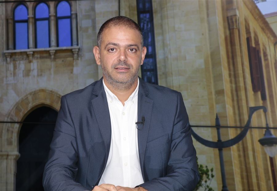 بعد فصل أسود وعون... صحافي في التيار:"بيجي 10 غيرن وأنا مع جعجع في هذه الحال"!