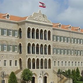 الحكومة عالقة بين منطقين متناقضين الحكومة عالقة بين منطقين متناقضين