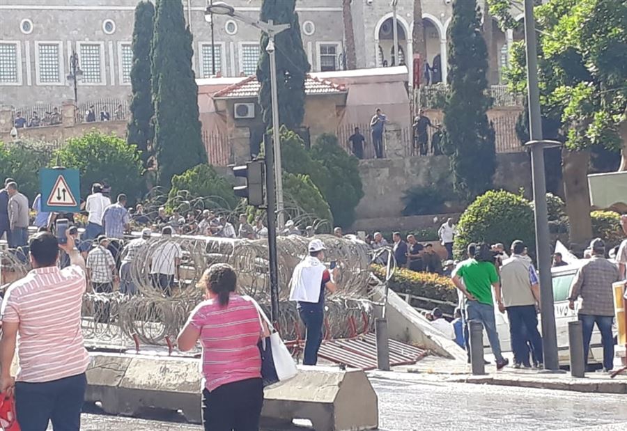 سبعة :نرفض  استخدام العنف مع المتظاهرين