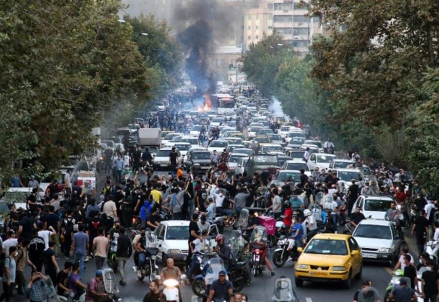 "الحرس الثوري": ما يجري في إيران "مؤامرة"!