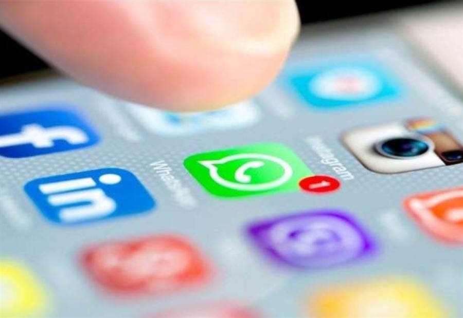 "واتس آب" يطرح ميزة خاصة بالدردشة الليلية!