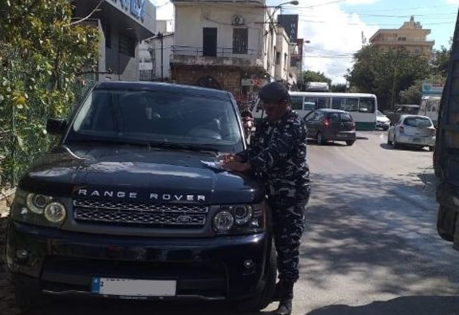بالصورة: "رانج روفر" أنقاض بلوحة مزورة 