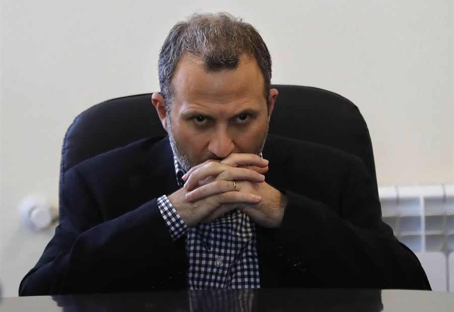 هل كان باسيل على عِلم بإستقالة حتّي؟