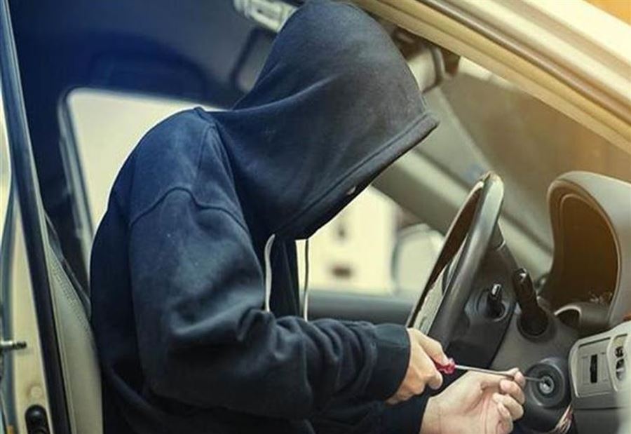 سرقة سيارات وتهريبها الى سوريا