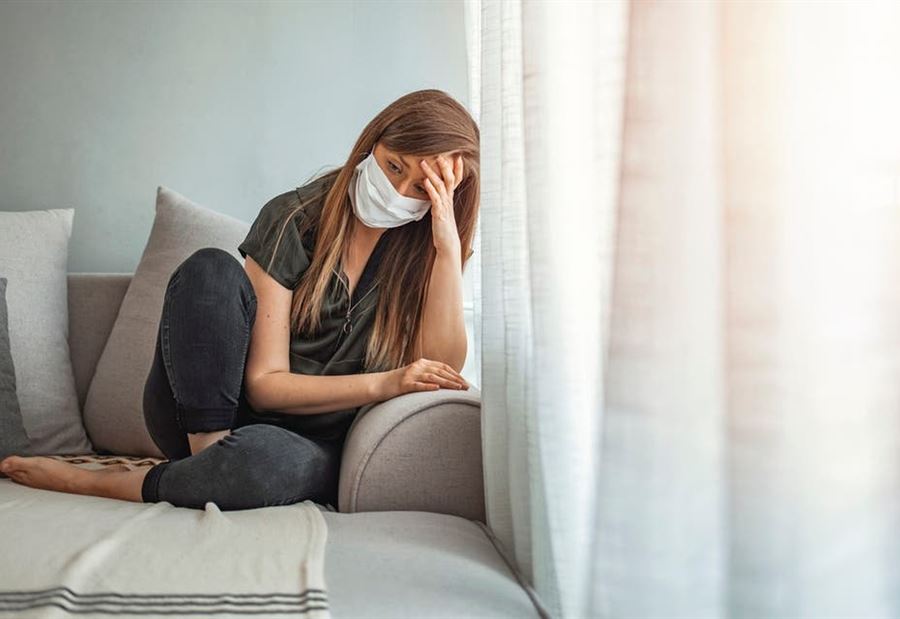 لماذا يصاب البعض بالأعراض الجانبية "النادرة" للقاحات كورونا؟