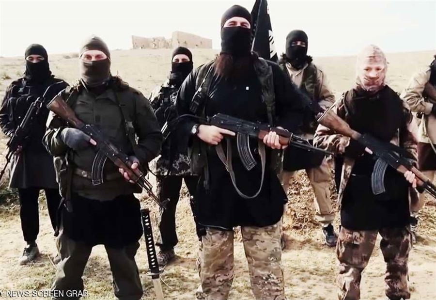 داعش يقتل 700 سجيناً شرقي سوريا داعش يقتل 700 سجيناً شرقي سوريا