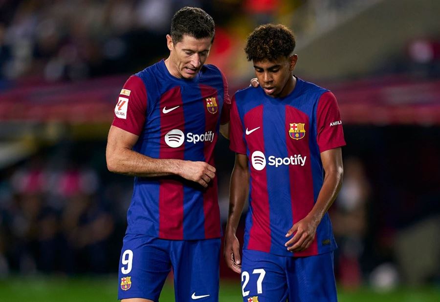 ليفاندوفسكي حسم موقفه بشأن الرحيل عن برشلونة ليفاندوفسكي حسم موقفه بشأن الرحيل عن برشلونة
