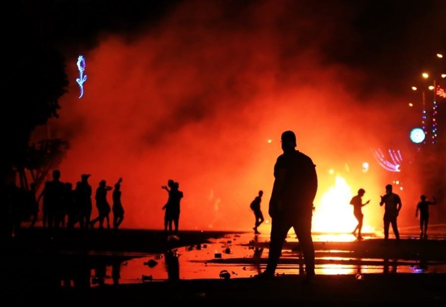 بالفيديو: 18 قتيلاً بفض الإعتصامات في كربلاء 