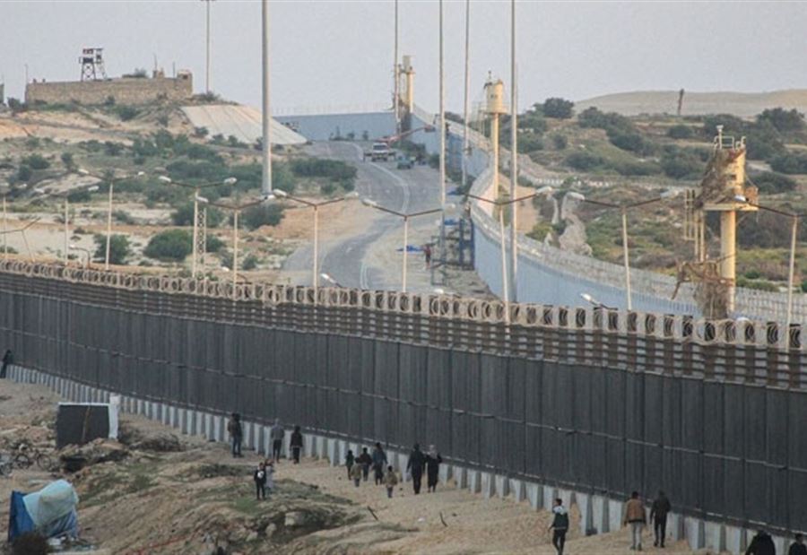 وسط مخاوف من اللاجئين... مصر تبني منطقة عازلة قرب حدودها مع غزة! وسط مخاوف من اللاجئين... مصر تبني منطقة عازلة قرب حدودها مع غزة!
