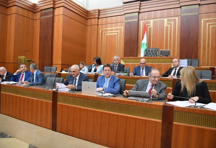 50 نائباً في جلسة لجنة المال 