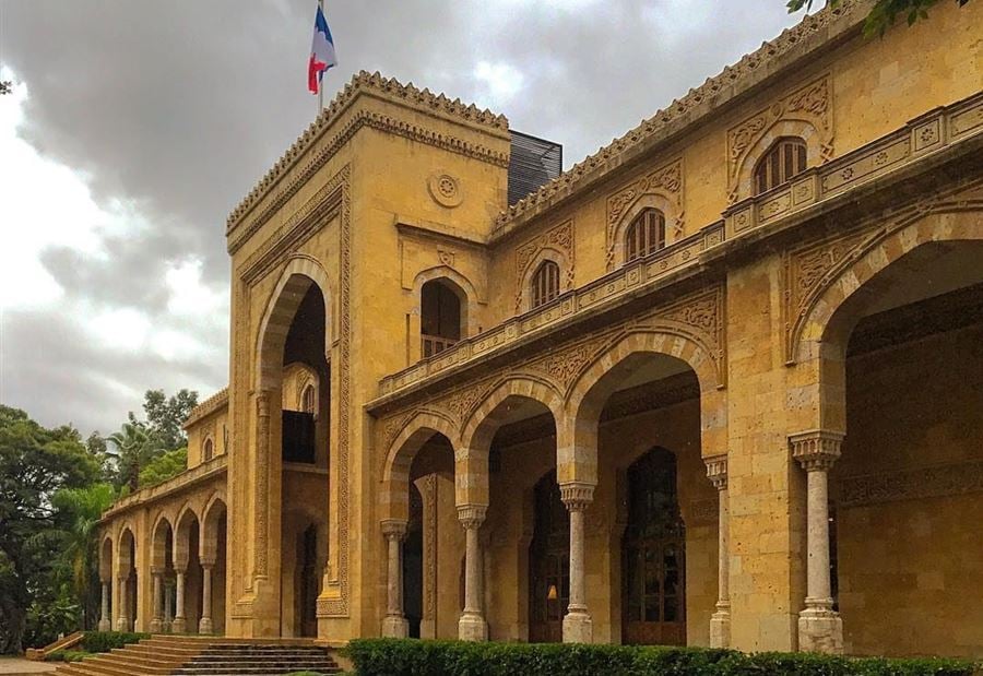 بعد تسلّم لبنان الباصات... بيانٌ من السفارة الفرنسية