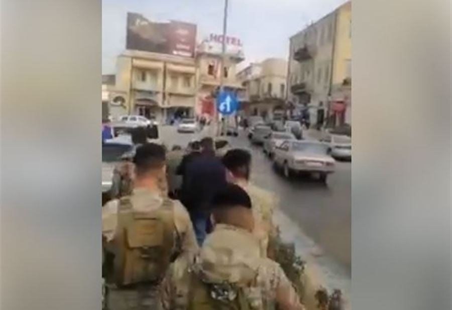 بالفيديو: "حرامية حرامية بلدية بعلبك حرامية".. ورئيسها يعلّق
