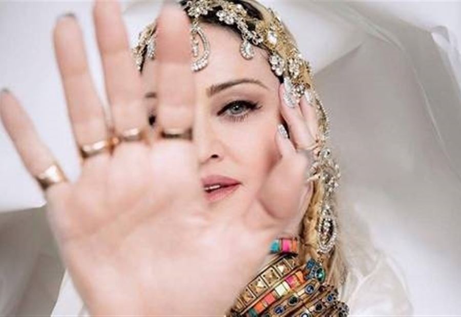 بالصورة: مادونا ترتدي النقاب الأسود!  بالصورة: مادونا ترتدي النقاب الأسود!