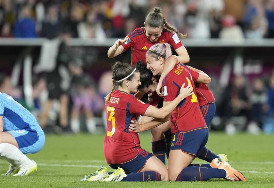 بالصورة: حادثة "نادرًا" ما تحصل في كرة القدم! 