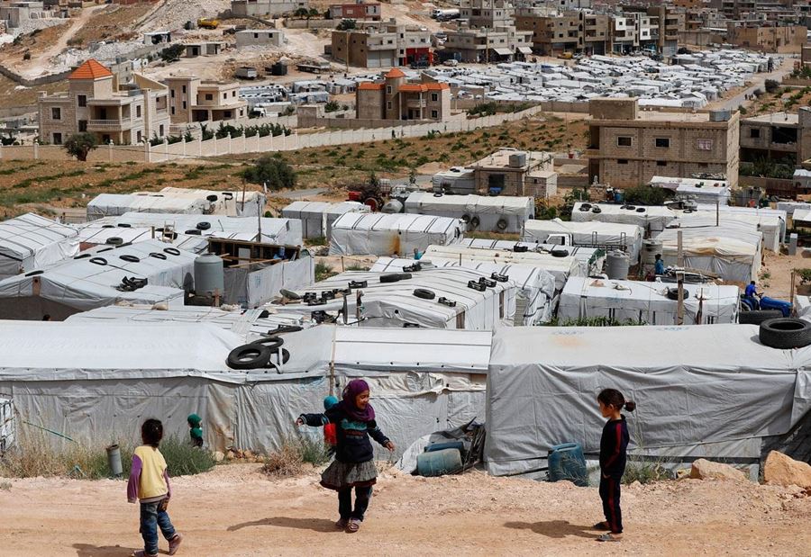 الحلّ... بعيد! 