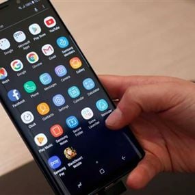 سامسونغ تتخلى عن ميزة ذكية في هاتف "إس 10"