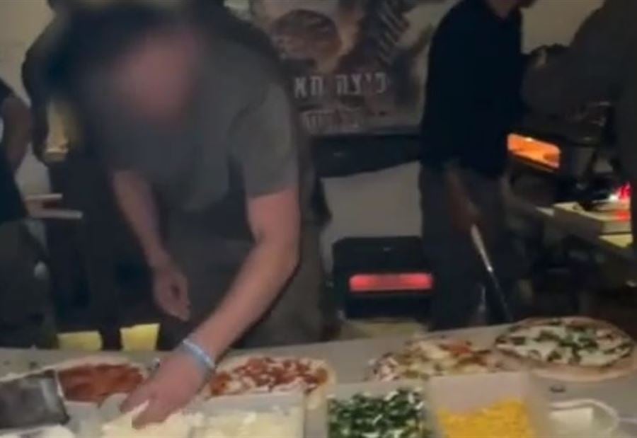 إستفزاز الفلسطينيين مستمر... جنودٌ يحوّلون منزلاً في غزّة إلى مطعم! (فيديو)