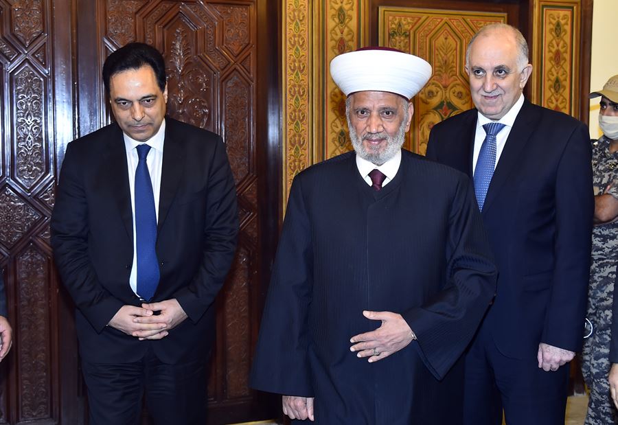 نائب "المستقبل": "زار الدار الكريمة فأخطأ بالكلام" نائب "المستقبل": "زار الدار الكريمة فأخطأ بالكلام"