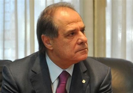 قزي هنأ الأم العاملة: مستمرون في الوقوف إلى جانبها