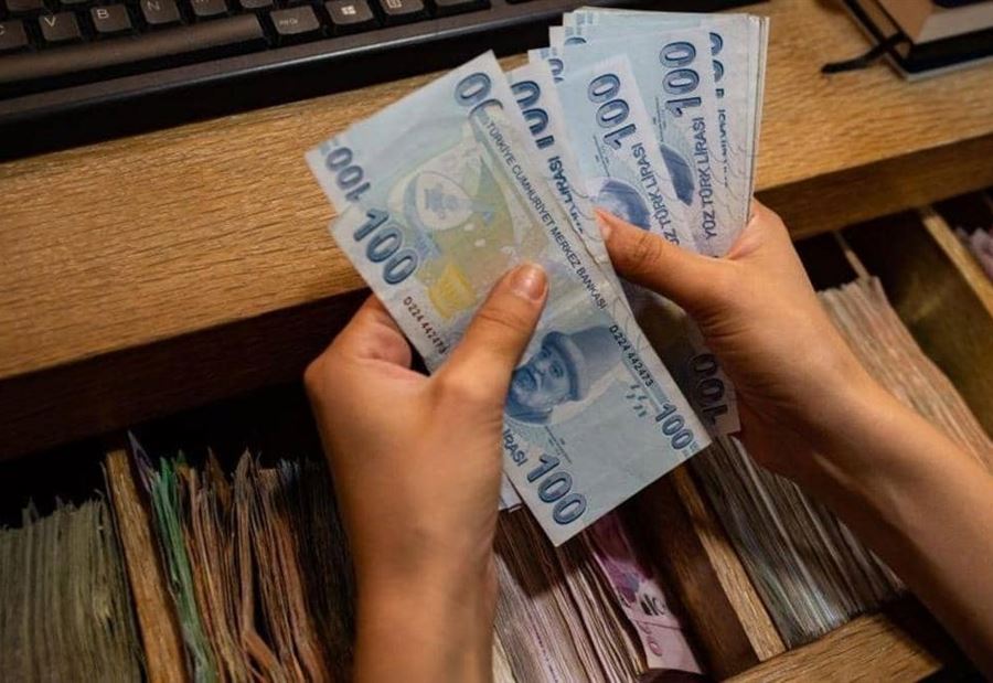 بعد القرار "الصعب"... الليرة التركية تواجهُ مزيدًا من الهبوط 