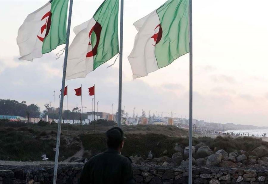 الجزائر تغلق حدودها الجنوبية أمام السوريين