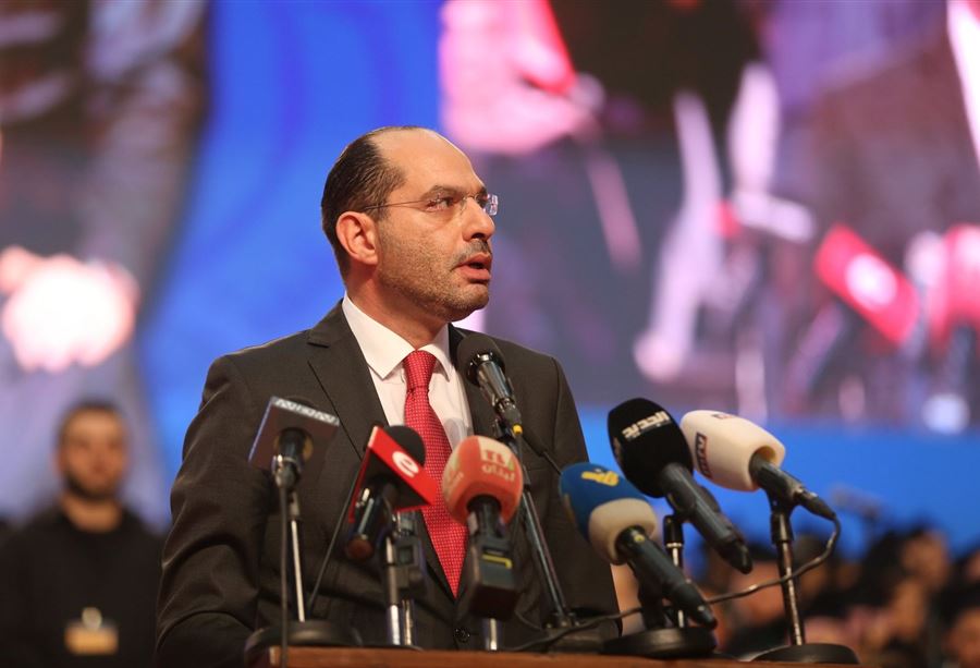 حسن مراد: ماذا يريد وزير العمل من "اللقاء التشاوري"؟