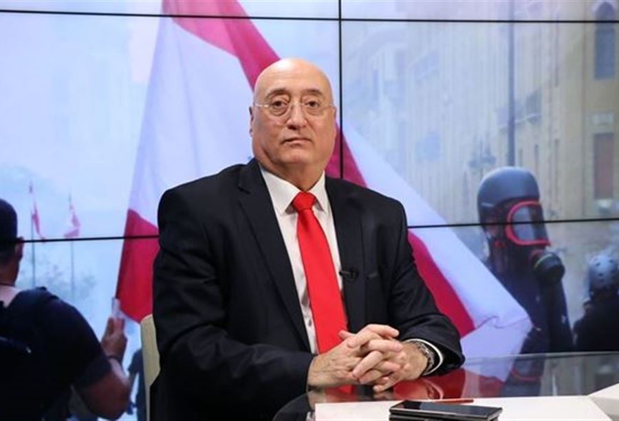 عنزة تسرح داخل قصر العدل... وتغريدة ساخرة لـ جوزيف ابو فاضل (فيديو)