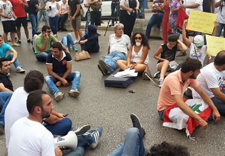  من أجل الجمهورية وطلعت ريحتكم: لرفض الذل والعبودية