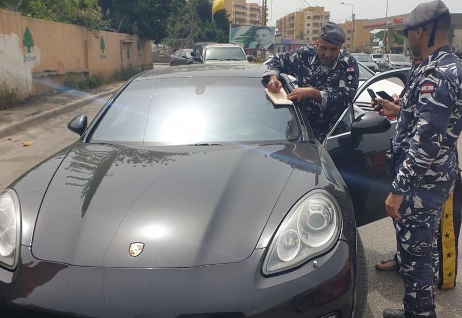 بالصورة: ضبط "بورش" بلوحة مزورة بالصورة: ضبط "بورش" بلوحة مزورة