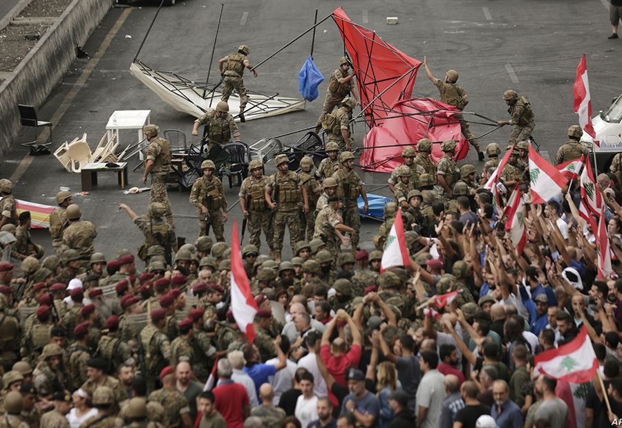 افتحوا الطرقات بالدّم