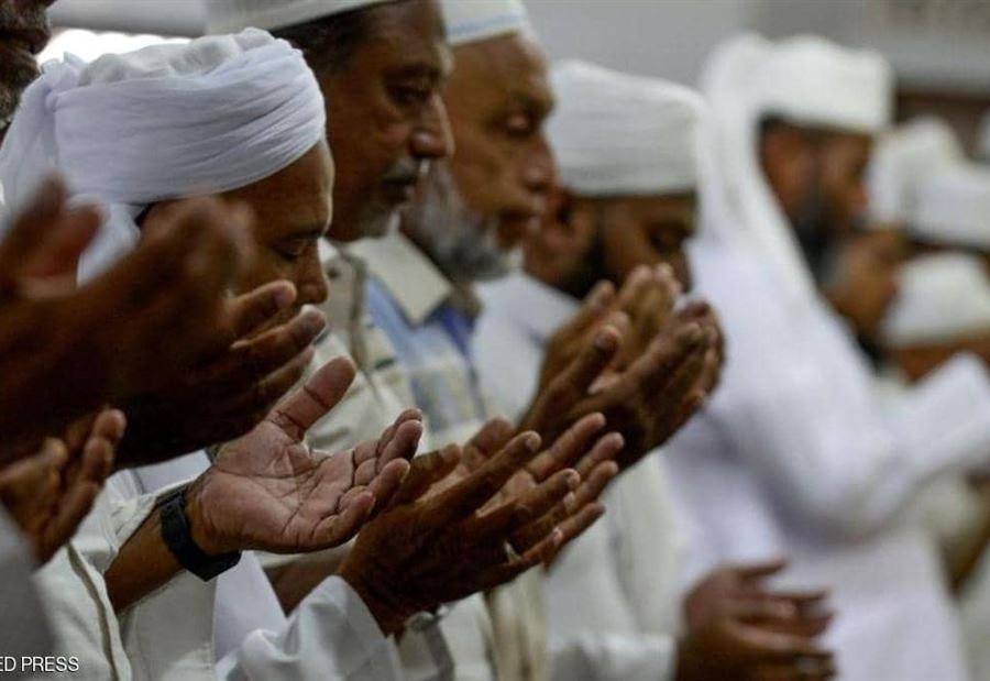 مسلمو سريلانكا يتحدون التحذيرات.. ويصلون الجمعة 