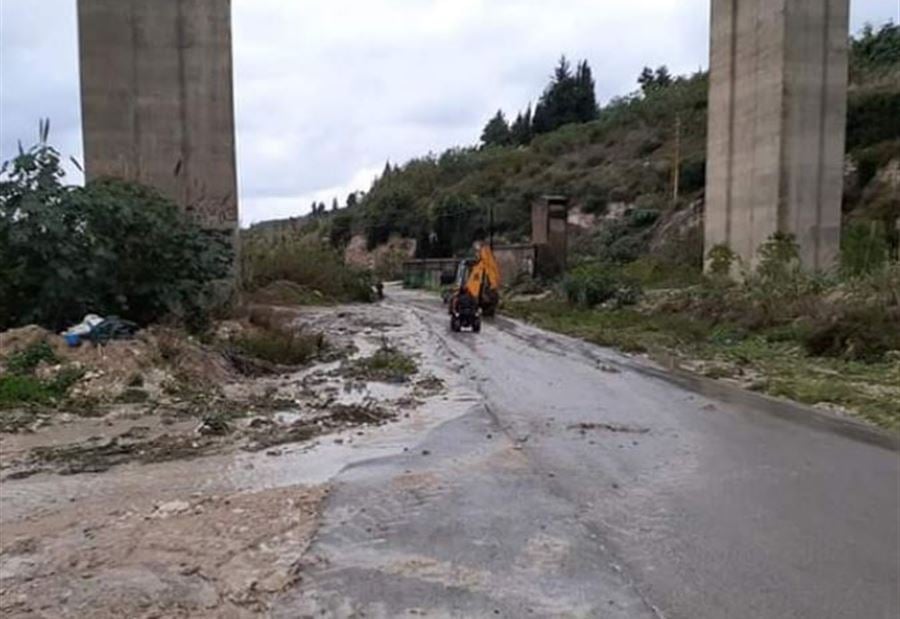 جثة "متحللة" تحت جسر!