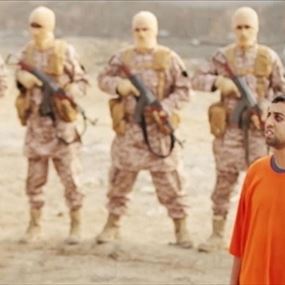 لحظات حرق الكساسبة بعيون "داعشي" أردني