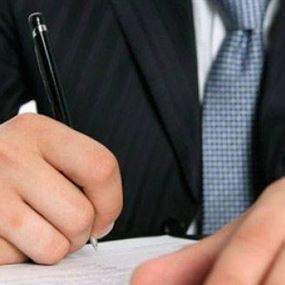 موظف في وزارة الطاقة ضحية فضيحة مفبركة ..
